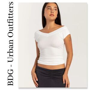 BDG Urban Outfitters  - V-Neck Ribbed Crop Top